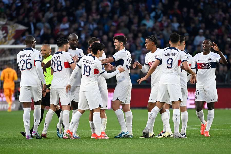 PSG's players celebrate their opener