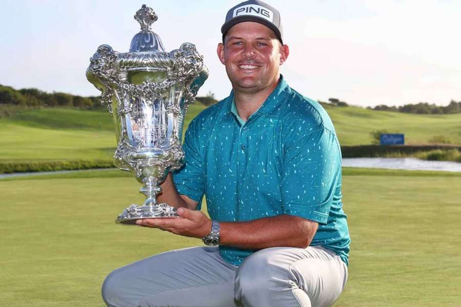 JC Ritchie com o troféu