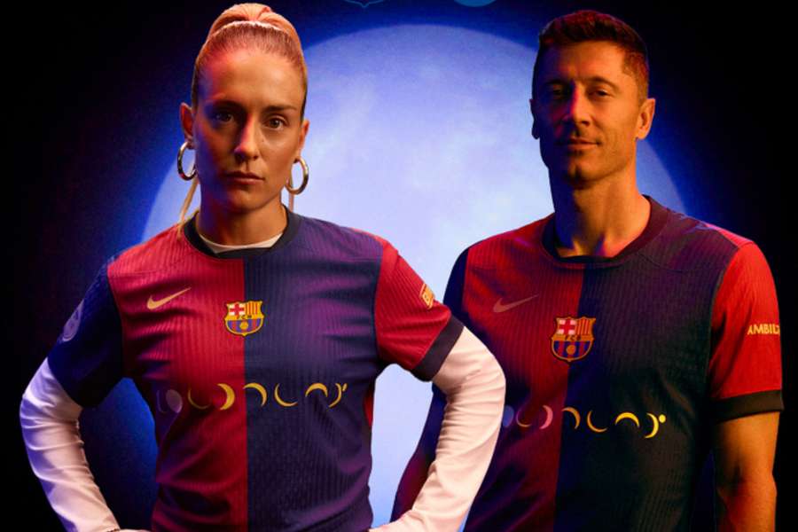 Alexia Putellas e Robert Lewandowski com a camisola do Barcelona patrocinada pelos Coldplay