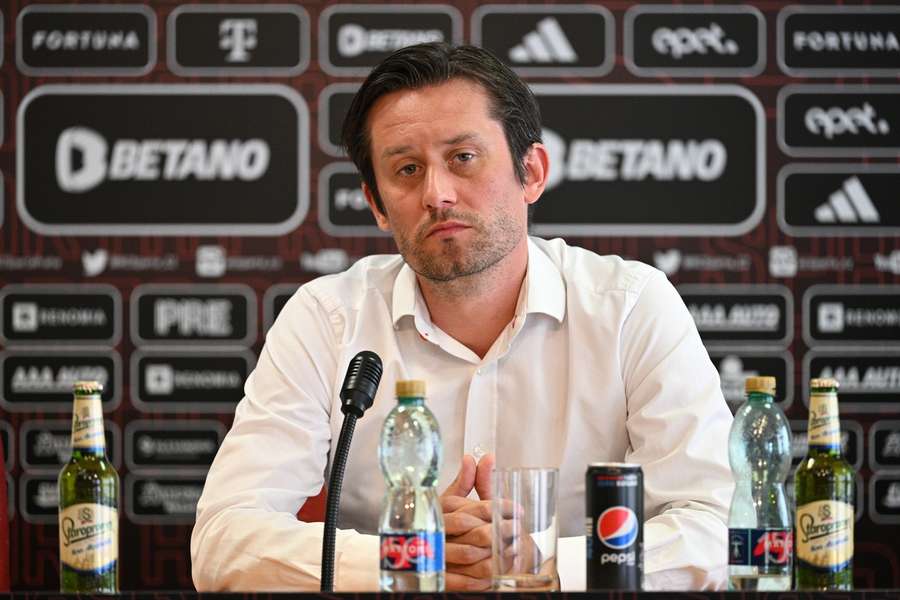 Arsenal legend Rosicky admits "poor lifestyle habits" led to intensive care