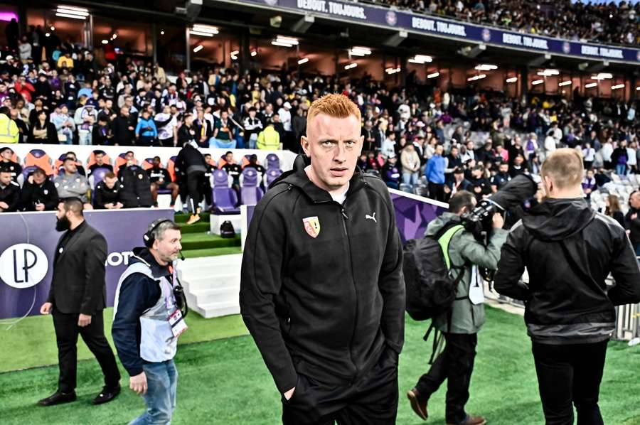 Lens coach Still in advanced talks with Southampton