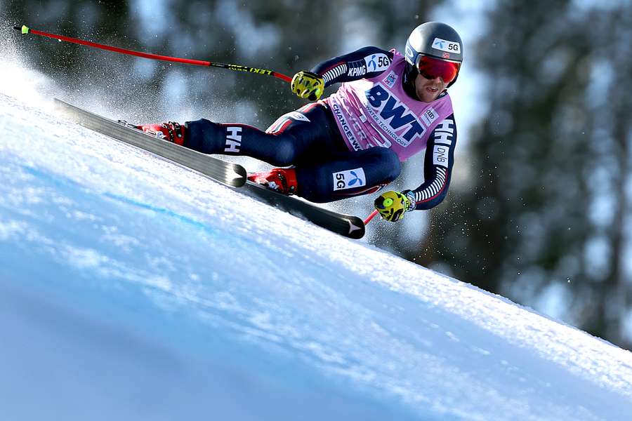 Norsk skiløber rejser sig fra sygdom og slår rival to gange