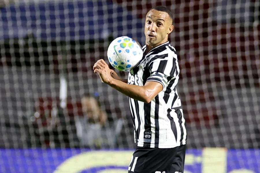 Marçal entrou no 2º tempo da vitória suada sobre o Santos Marçal entrou no 2º tempo da vitória suada sobre o Santos