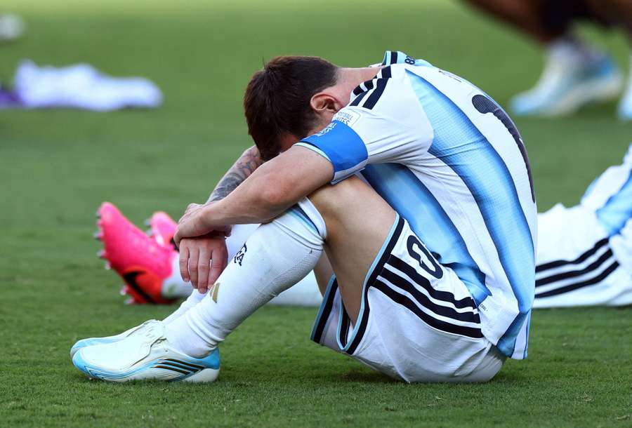 Messi lamenta vice da Argentina contra Espanha Messi lamenta vice da Argentina contra Espanha