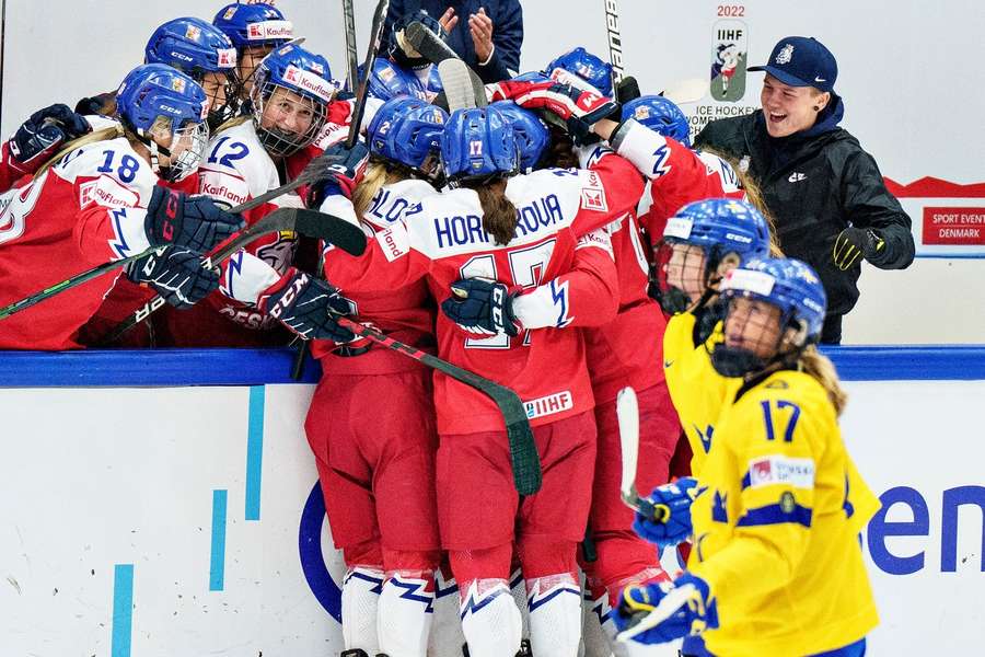 Vládkyně skupiny B. České hokejistky na MS vynulovaly Švédsko, čekají je Finky