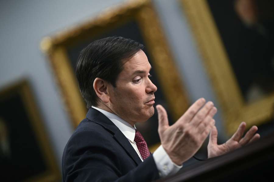Marco Rubio da explicaciones.