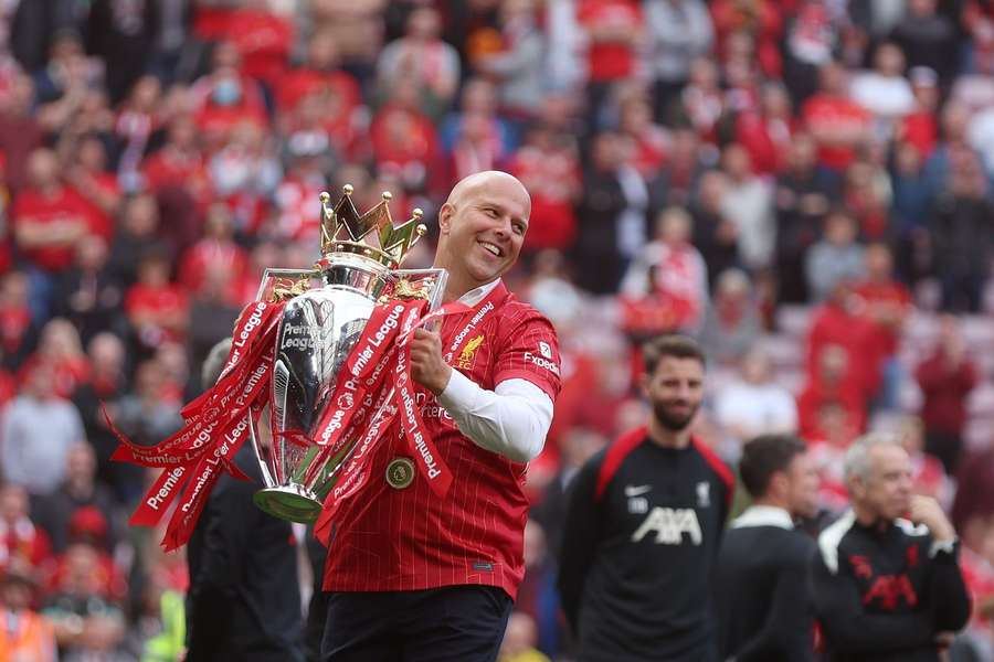 Slot lays out Liverpool transfer plans; system changes?