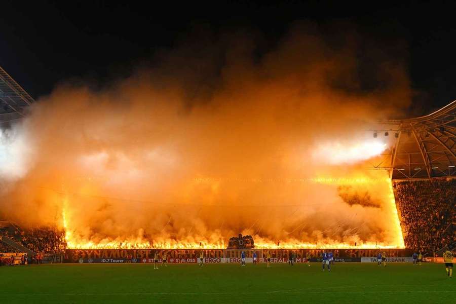 Dresden-Fans zündeten im Pokal gegen Darmstadt 40 Blinker und 220 Bengalische Feuer