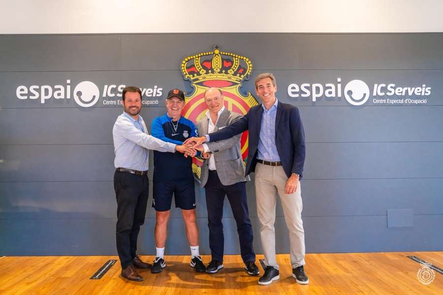 Javier Aguirre przedłużył kontrakt z Mallorcą do 2024 roku Javier Aguirre przedłużył kontrakt z Mallorcą do 2024 roku
