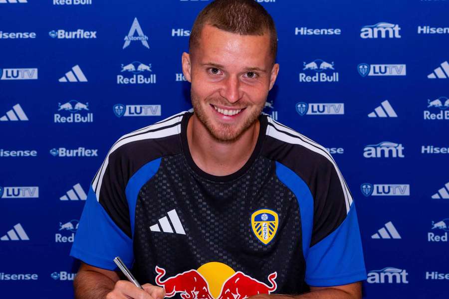 Elvedi is Leeds' fourth summe signing