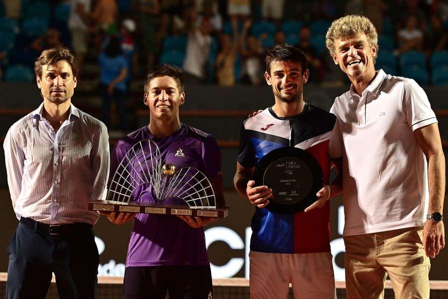 Ferrer, Baez, Navone e Guga Kuerten na premiação do Rio Open