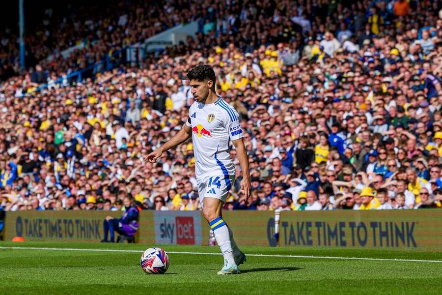 Bancadas cheias no jogo com o Burnley