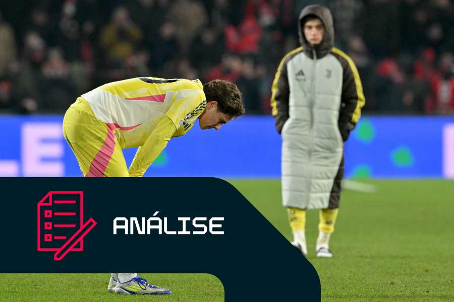 Yildiz (Juventus) de cabeça baixa após a derrota em Eindhoven