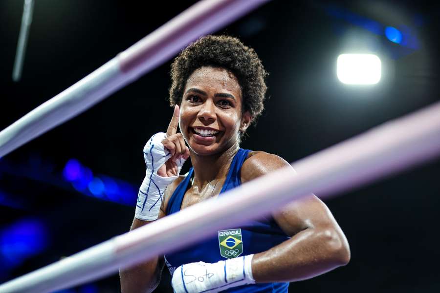 Jucielen Romeu está nas quartas do boxe feminino