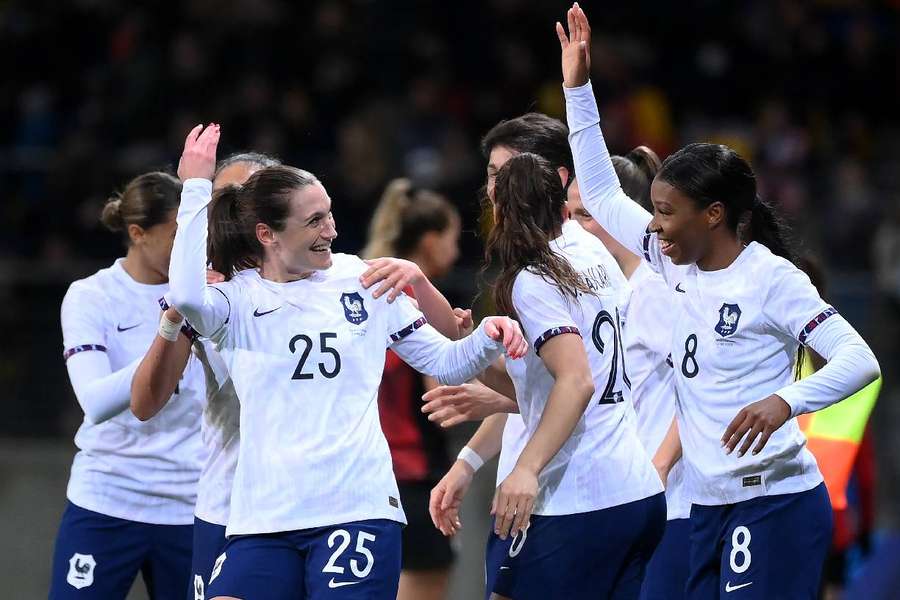 Les Bleues s'offrent les championnes olympiques canadiennes en amical au Mans