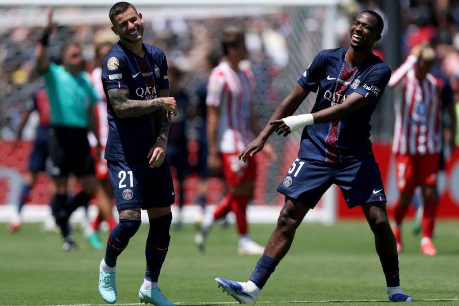 Lucas Hernandez avec Nuno Mendes lors du match face à l'Atlético de Madrid.
