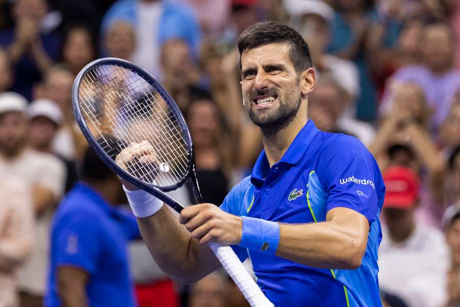 Novak Djokovic fortsætter i sikker stil ved US Open.