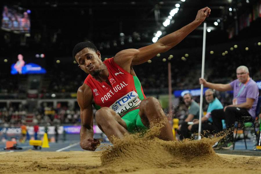 Gerson Baldé campeão com recorde nacional do salto em comprimento