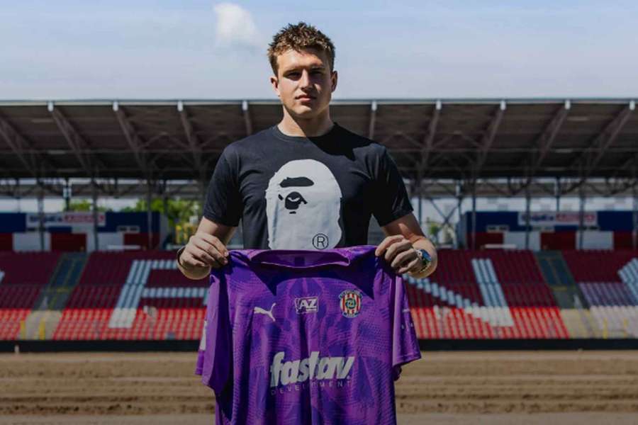Mladý gólman Kryštof Kostelný podepsal ve Zbrojovce novou smlouvu a povýšil.