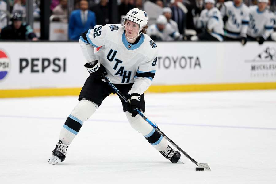 Utah Mammoth Logan Cooley signs extension