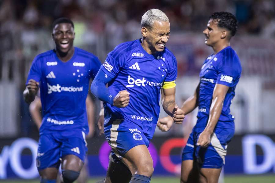 O Cruzeiro venceu com gol no último lance em Betim O Cruzeiro venceu com gol no último lance em Betim
