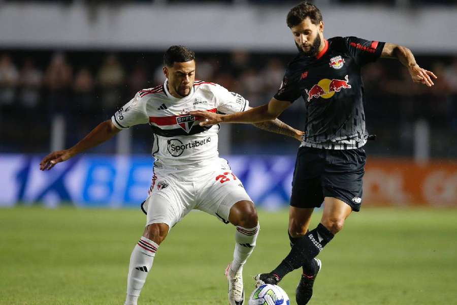 São Paulo achou gol da vitória na reta final do jogo