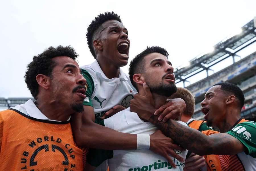 Palmeiras feiert und übernimmt vorübergehend die Tabellenführung