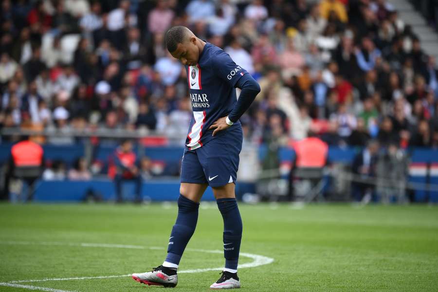 Po czerwonej kartce Hakimiego PSG przegrało 1:3 z walecznym Lorient