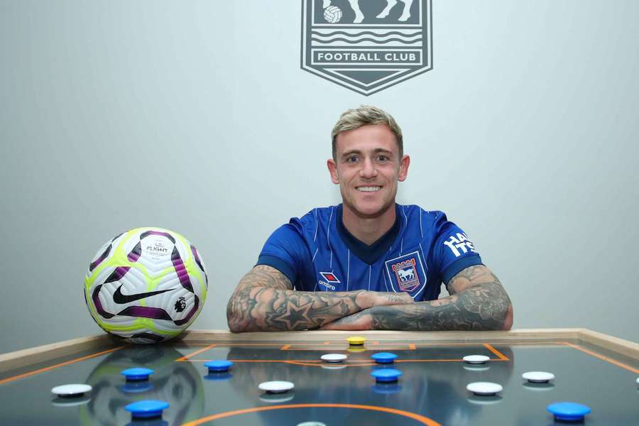 Sammie Szmodics é reforço do Ipswich