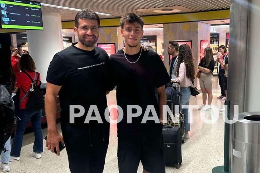 Vagiannidis à chegada ao aeroporto de Lisboa