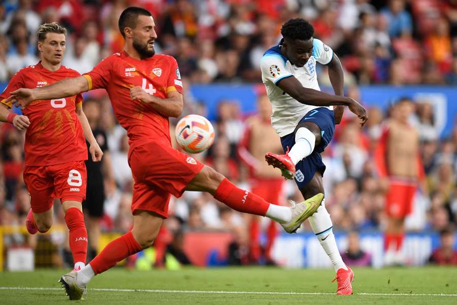 Bukayo Saka a inscrit un deuxième but sensationnel juste après la mi-temps pour permettre à l'Angleterre de mener 4-0.