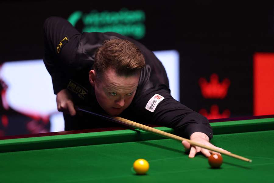 Shaun Murphy executa uma tacada durante a meia-final frente a John Higgins
