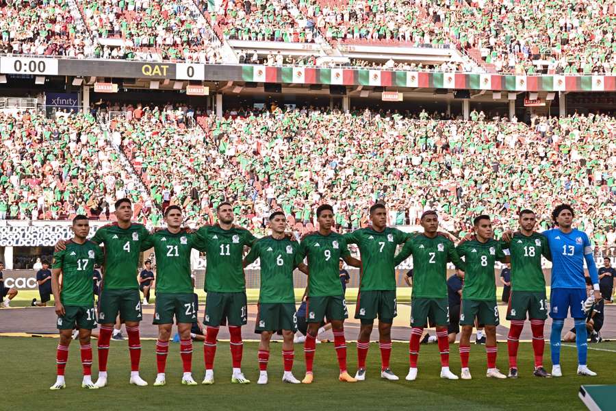 La selección de México antes de un partido de la Copa Oro contra Catar