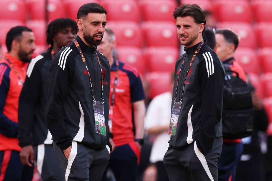 Fernandes and Mount will be on "restricted minutes"