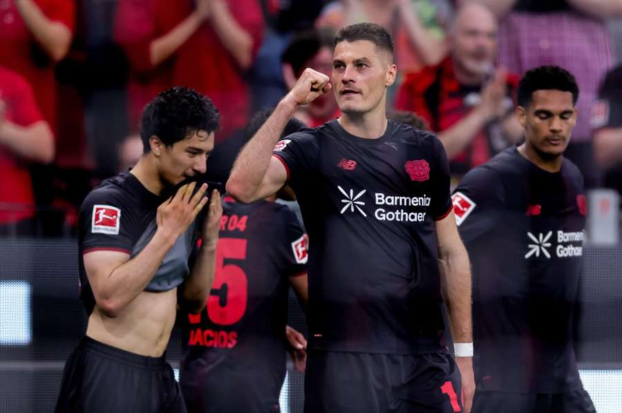 Kanonýr Patrik Schick opět skóroval v dresu Leverkusenu.