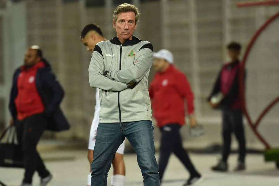 Alexandre Santos vai continuar no comando técnico do FAR Rabat