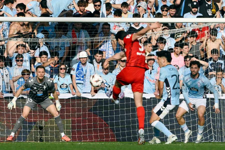 Matanovic, en el momento previo al 0-1 del Friburgo Matanovic, en el momento previo al 0-1 del Friburgo