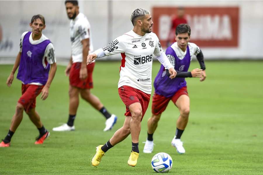 Arrascaeta é uma das esperanças do torcedor do Flamengo para a reta final da temporada