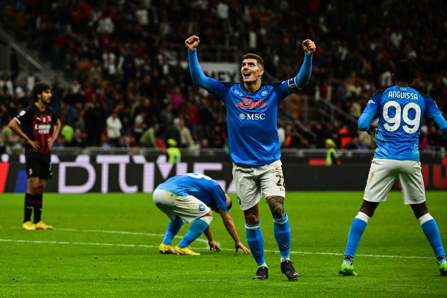 Di Lorenzo celebra a 3ª vitória seguida do Napoli no San Siro