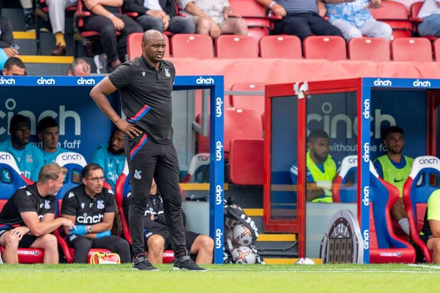 Palace manager Vieira reacts to PL decision, 'it's important to keep taking the knee'