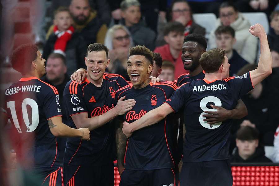 Nottingham Forest's Igor Jesus celebrates scoring their fourth goal with teammates