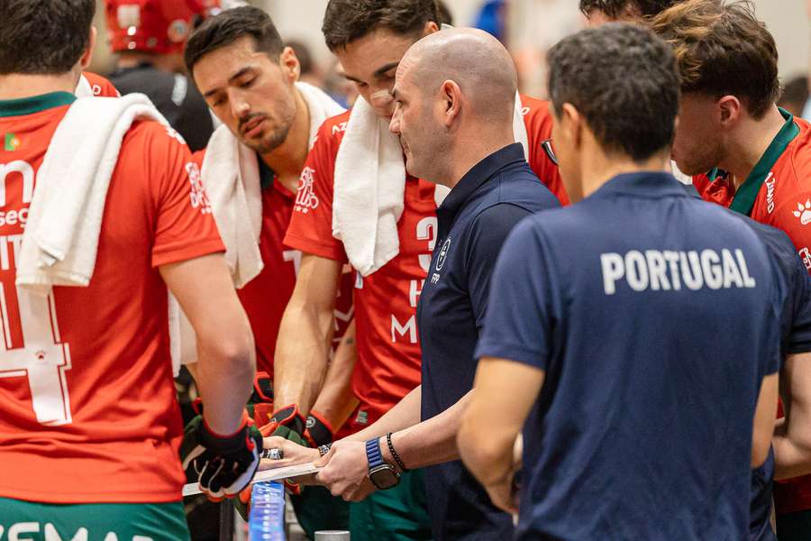 Reinaldo Ventura soma e segue como selecionador