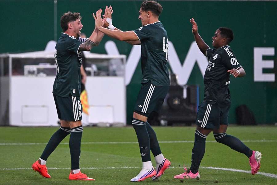 Real Madryt przetestował rywala Górnika Zabrze. Minimalna porażka Ferencvarosu z Królewskimi Real Madryt przetestował rywala Górnika Zabrze. Minimalna porażka Ferencvarosu z Królewskimi
