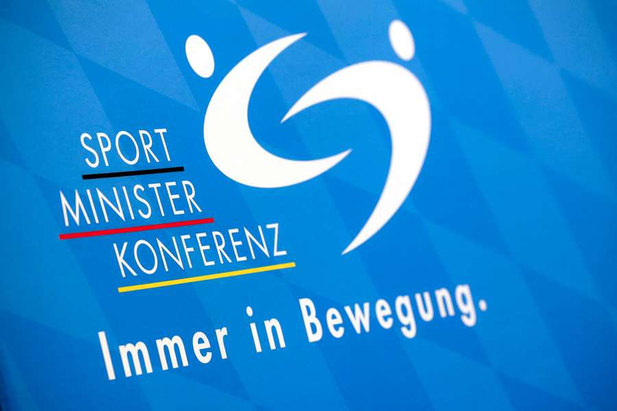 Die Sportministerkonferenz (SMK) hat den Druck beim Thema Stadionsicherheit nochmals erhöht