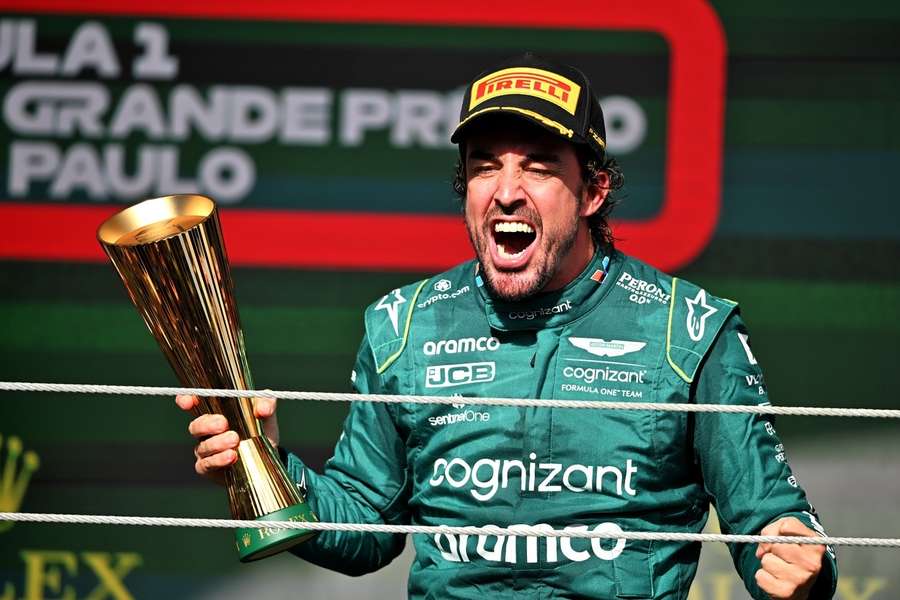 Fernando Alonso returned to the podium 
