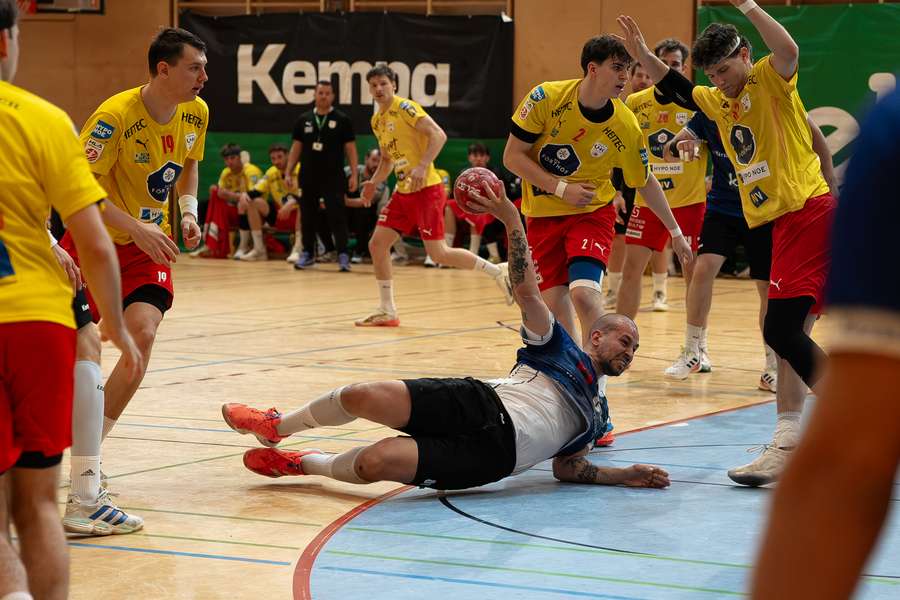 HLA Meisterliga: Der SC Ferlach bleibt trotz erneuten Punktverlust erneut ungeschlagen HLA Meisterliga: Der SC Ferlach bleibt trotz erneuten Punktverlust erneut ungeschlagen