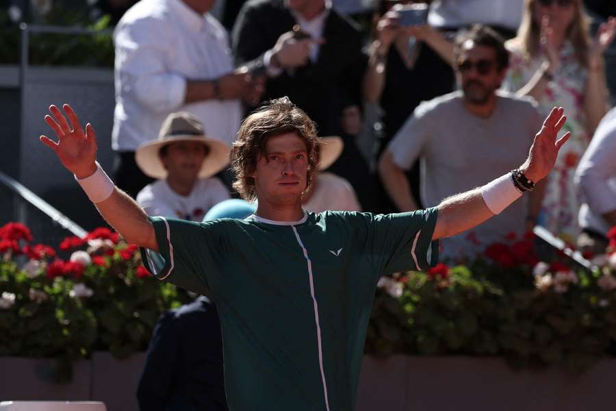 Andrey Rublev derrotou Taylor Fritz e chegou à final do Open de Madrid