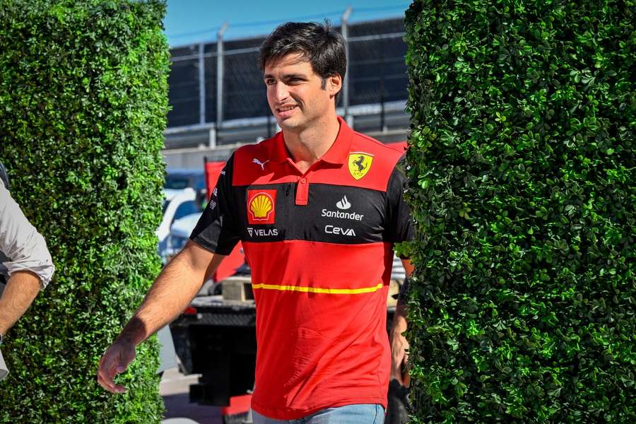 Tréninkům na Velkou cenu USA F1 kralovali piloti Ferrari, po Sainzovi uspěl Leclerc