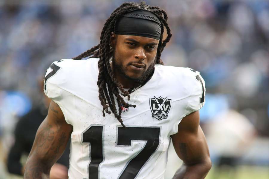 Según se informa, Davante Adams vive en discordia con los Raiders de Las Vegas.