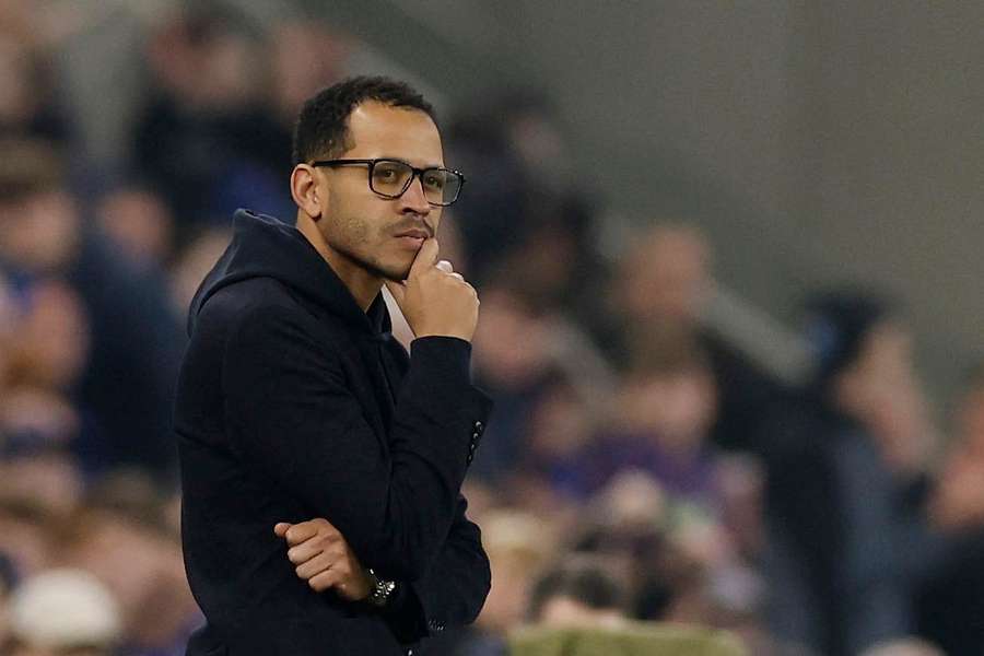 Trenér Chelsea Liam Rosenior.